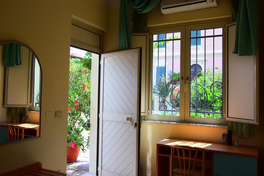 Hotel Italia 3*
